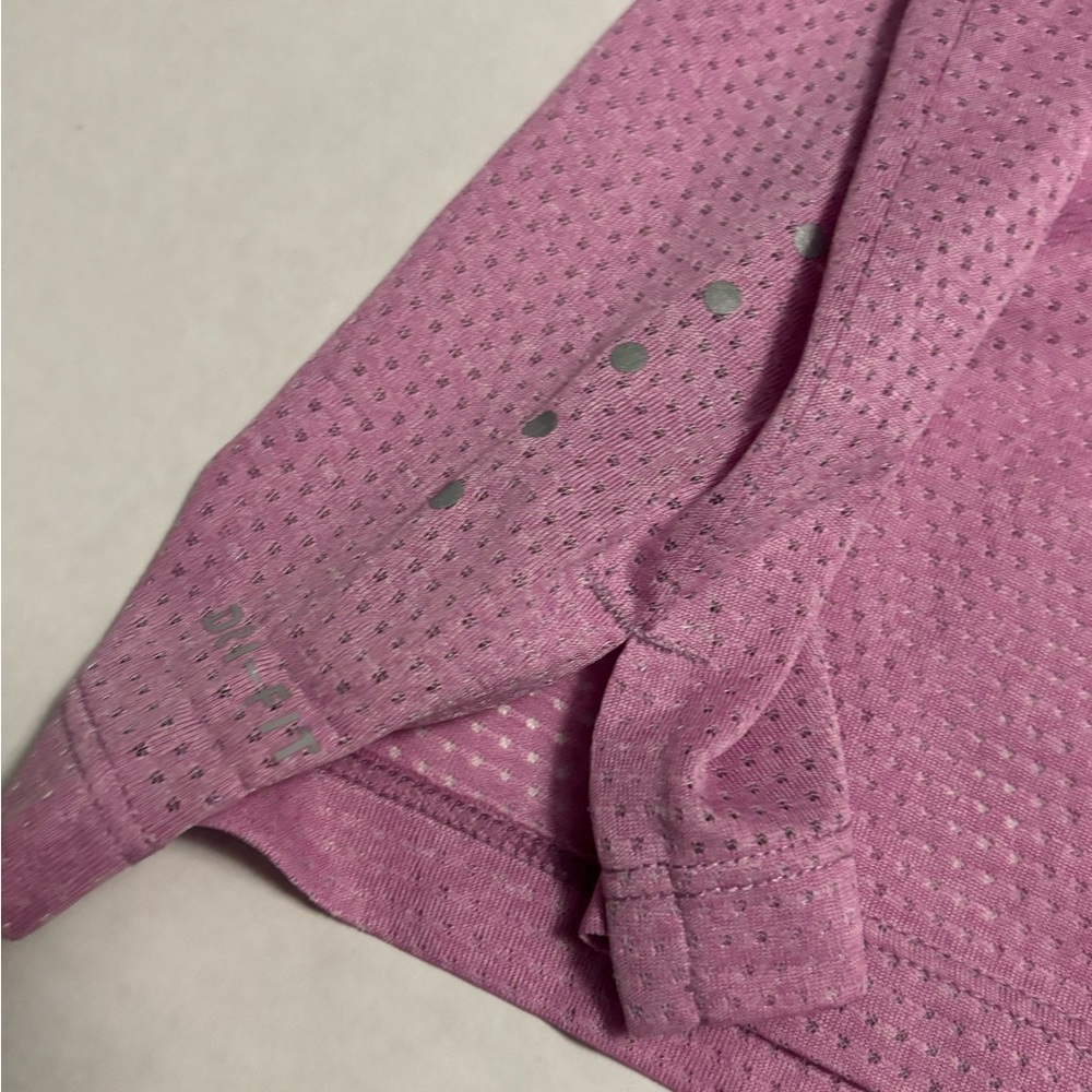 New! Nike Breathe Women Active Top Lilac Color Size XS - Picture 3 of 8